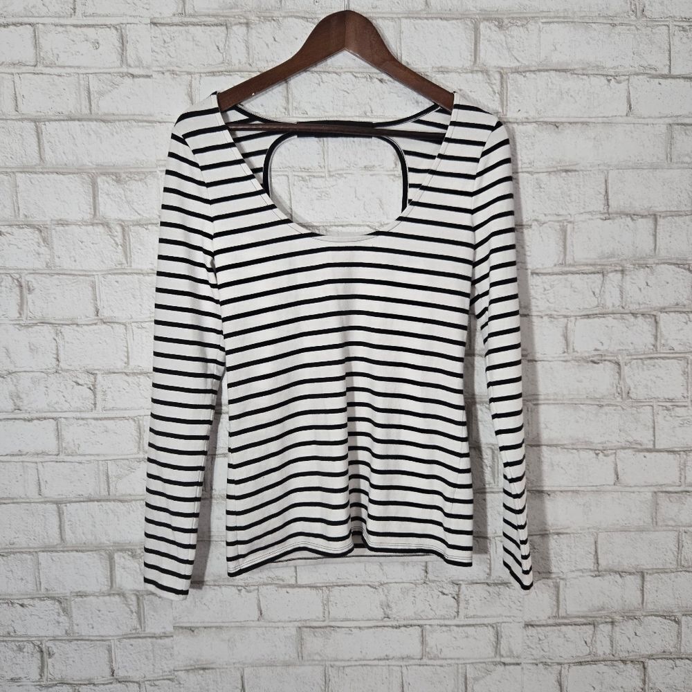 V. Secretโ stripeโopen back long sleeve top